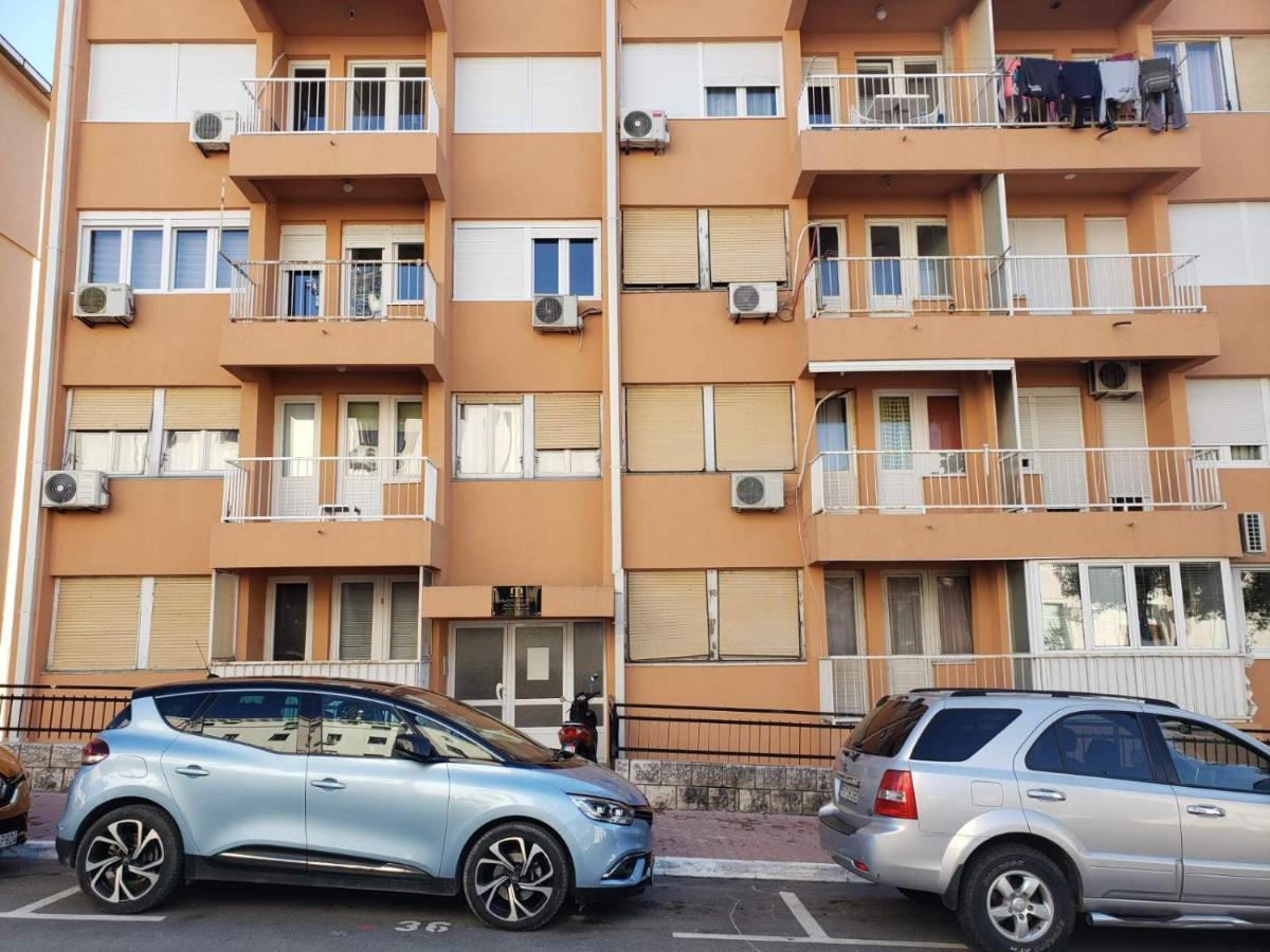 Apartment Bina Тиват Екстер'єр фото