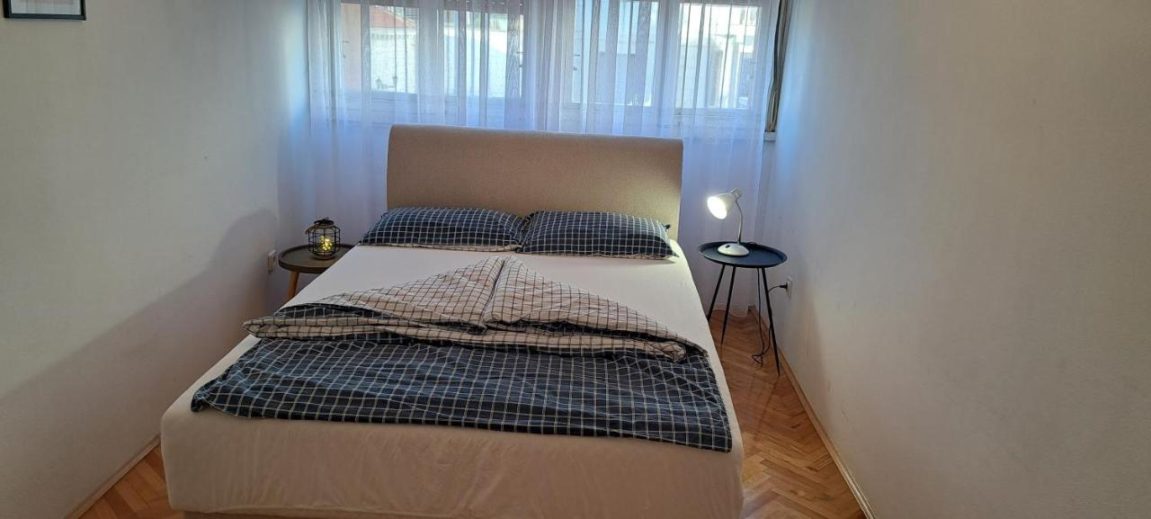 Apartment Bina Тиват Екстер'єр фото